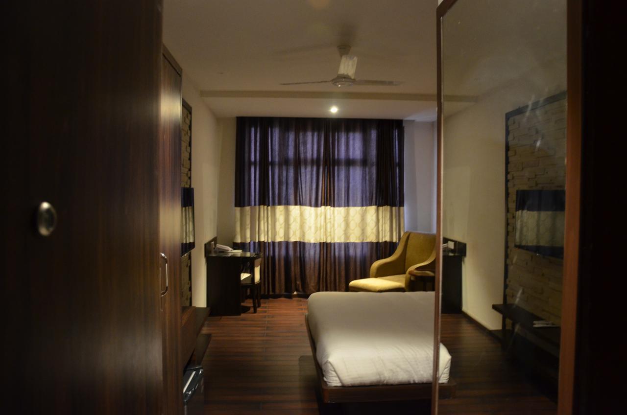 Hotel Fortune Blue Sikar Exterior foto