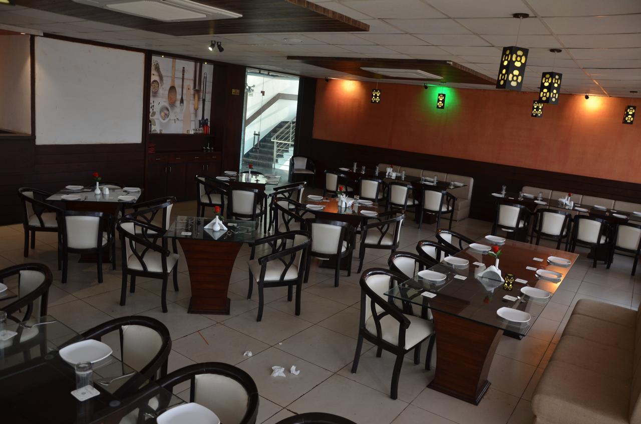 Hotel Fortune Blue Sikar Exterior foto