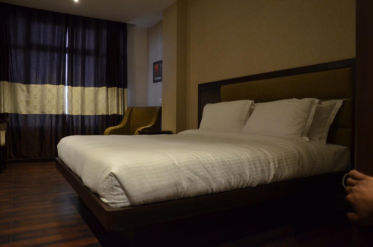Hotel Fortune Blue Sikar Exterior foto