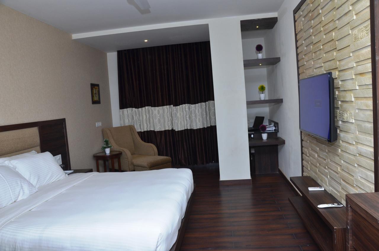 Hotel Fortune Blue Sikar Exterior foto